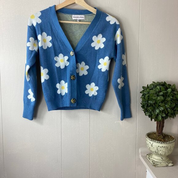 Willow and Wind Blue Daisy Buttoned Cardigan Size Small - Picture 6 of 6